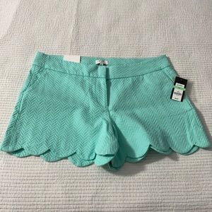 NWT Crown & Ivy™ Women's Scalloped Shorts size 8p